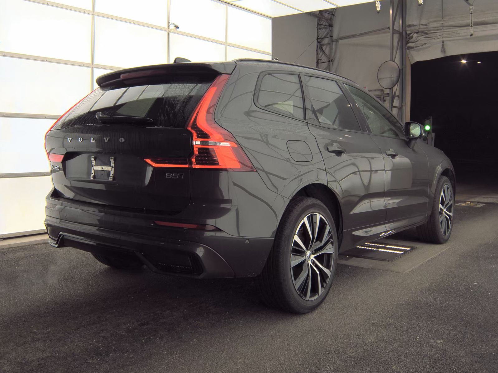 2025 Volvo XC60 B5 Plus AWD