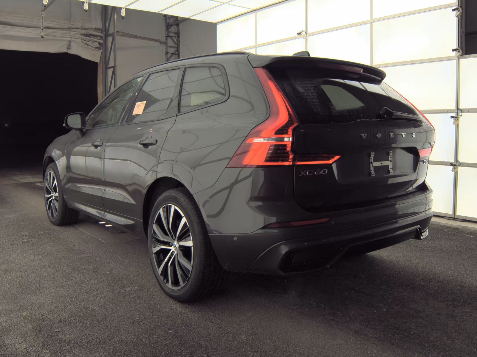 2025 Volvo XC60 B5 Plus AWD