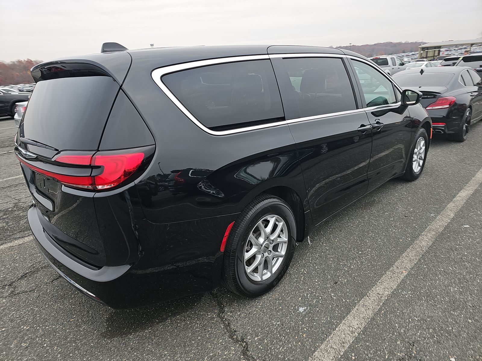 2023 Chrysler Pacifica Touring L FWD