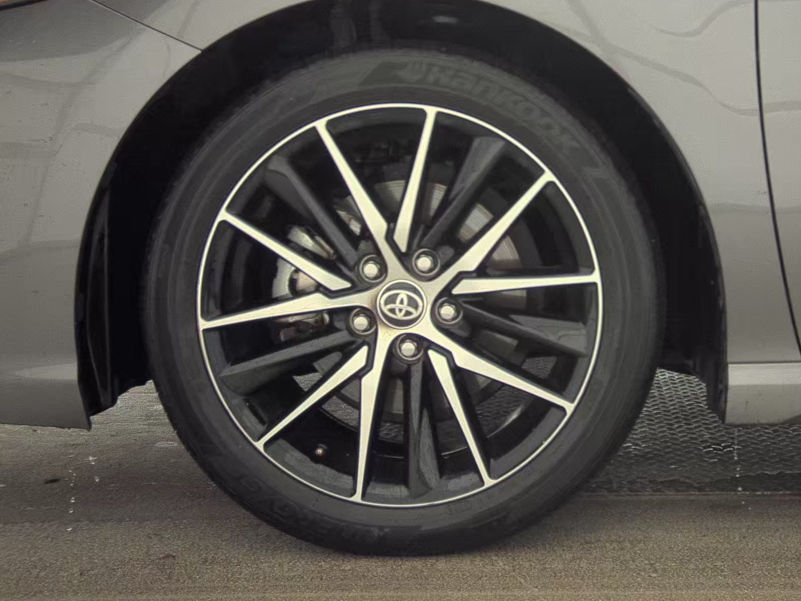 2024 Toyota Camry SE FWD