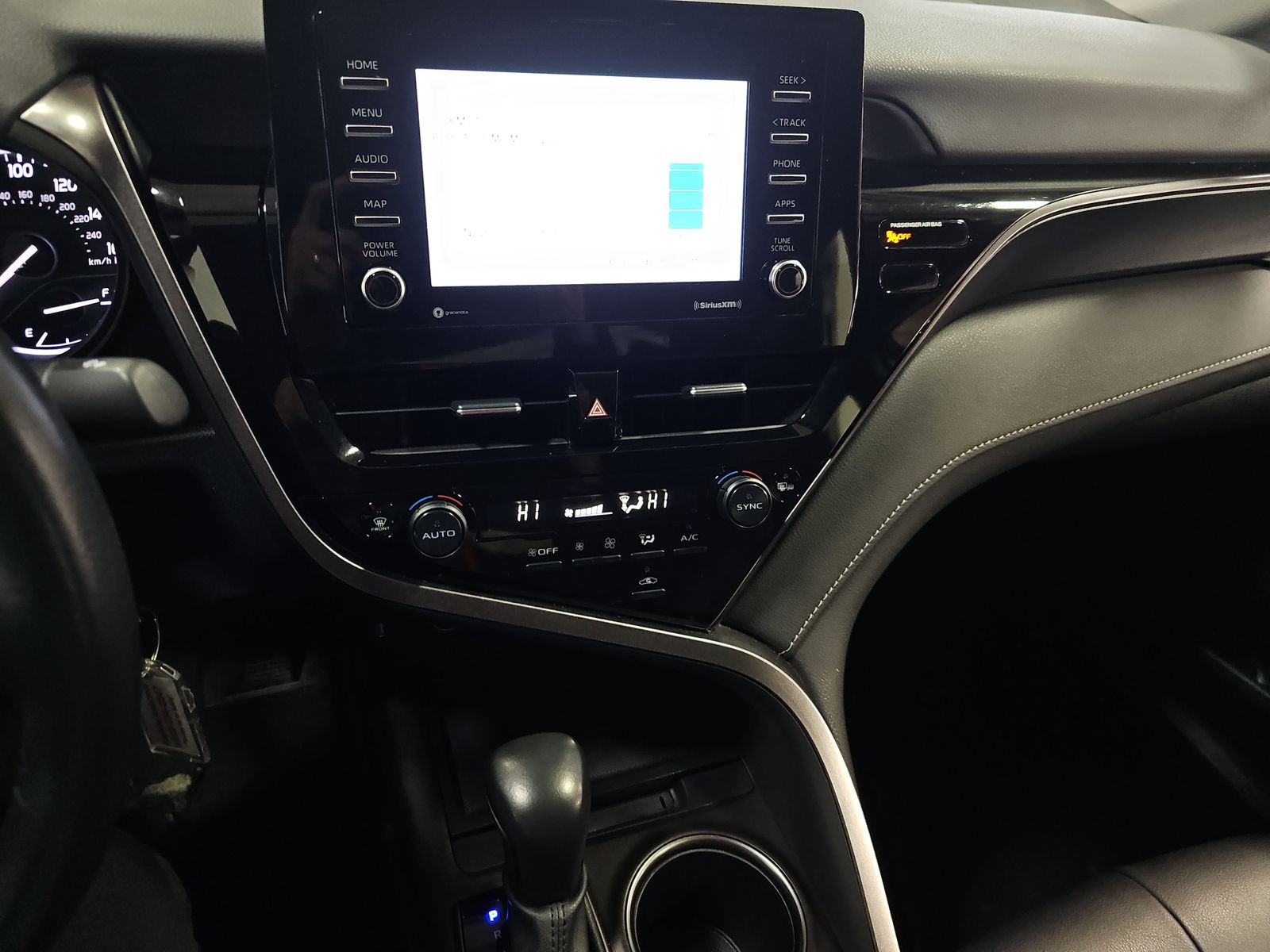 2024 Toyota Camry SE FWD