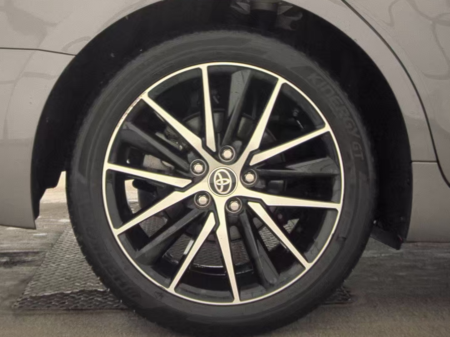 2024 Toyota Camry SE FWD