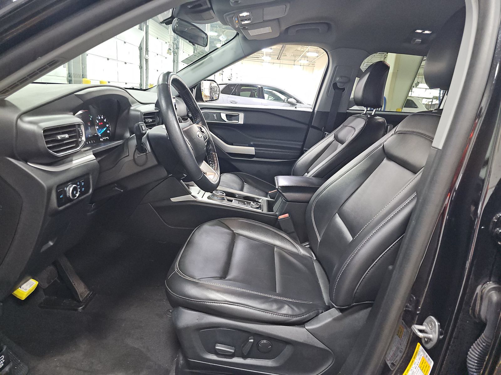 2023 Ford Explorer XLT AWD