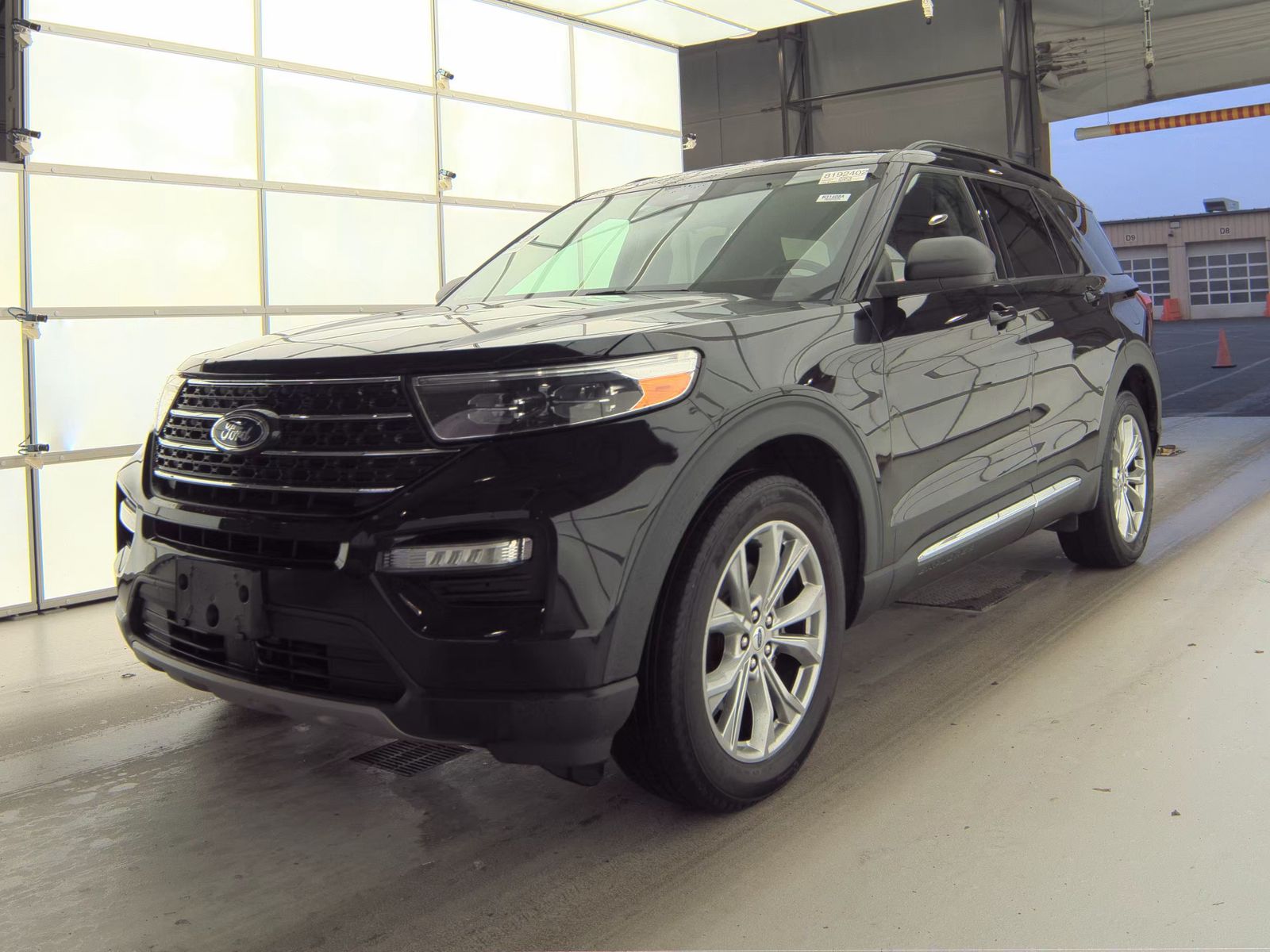 2023 Ford Explorer XLT AWD