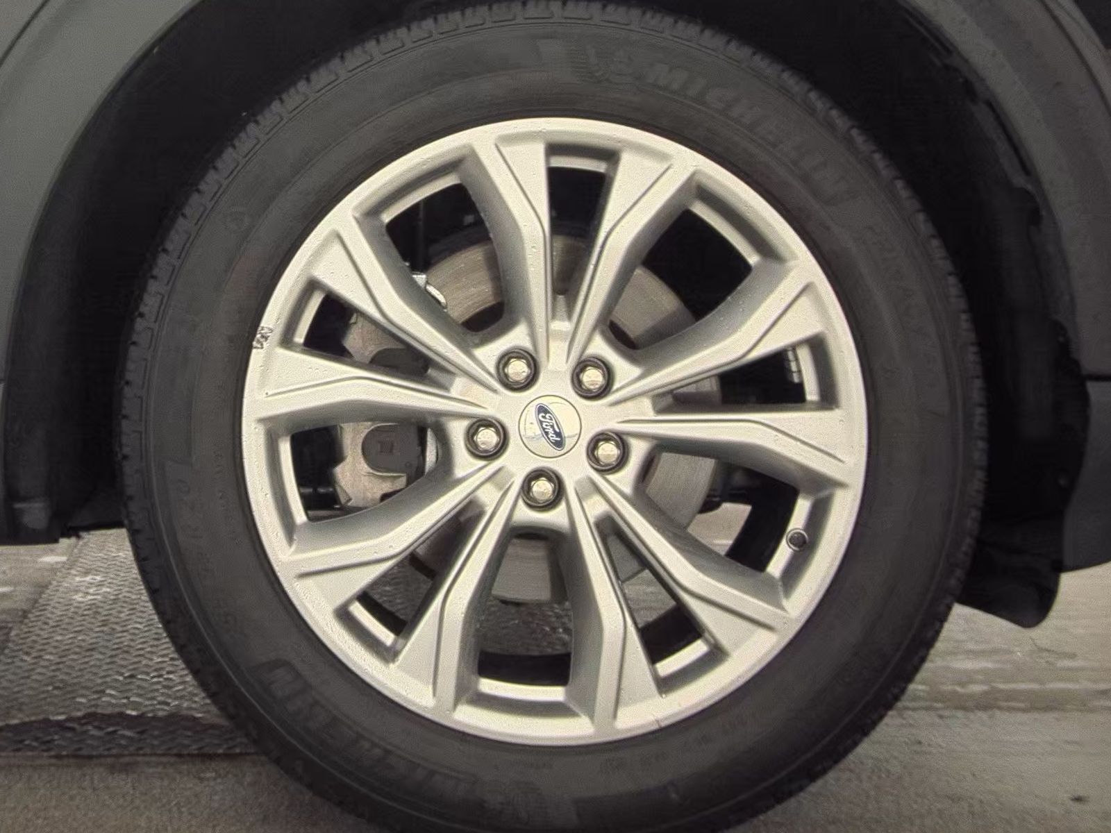 2023 Ford Explorer XLT AWD