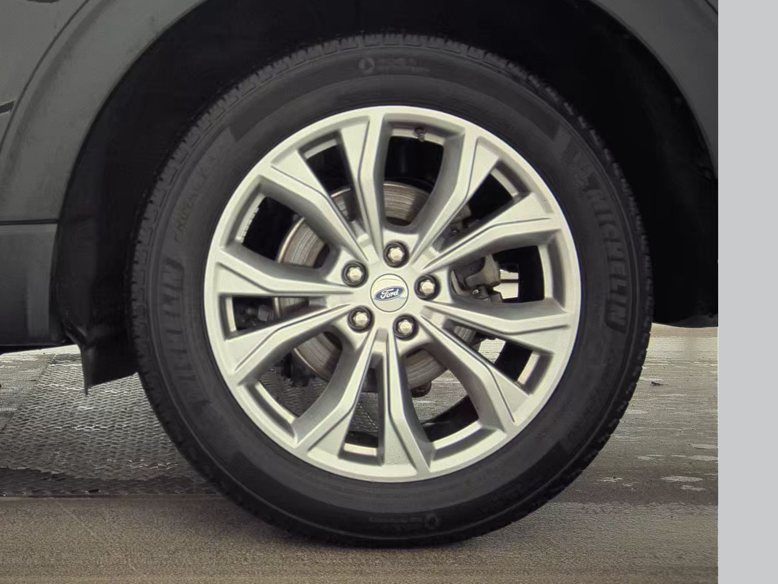 2023 Ford Explorer XLT AWD