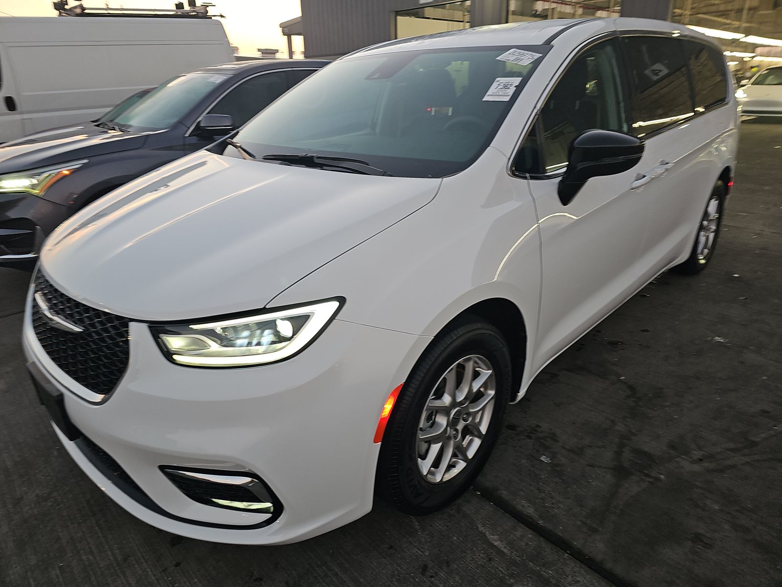 2024 Chrysler Pacifica Touring L FWD