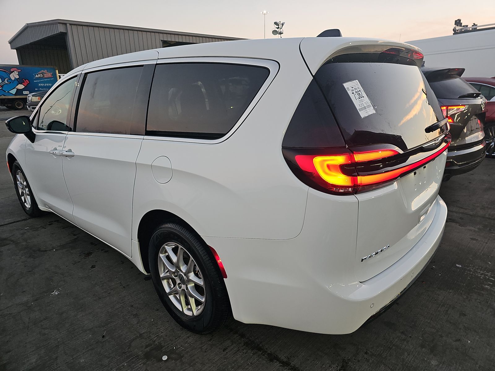 2024 Chrysler Pacifica Touring L FWD