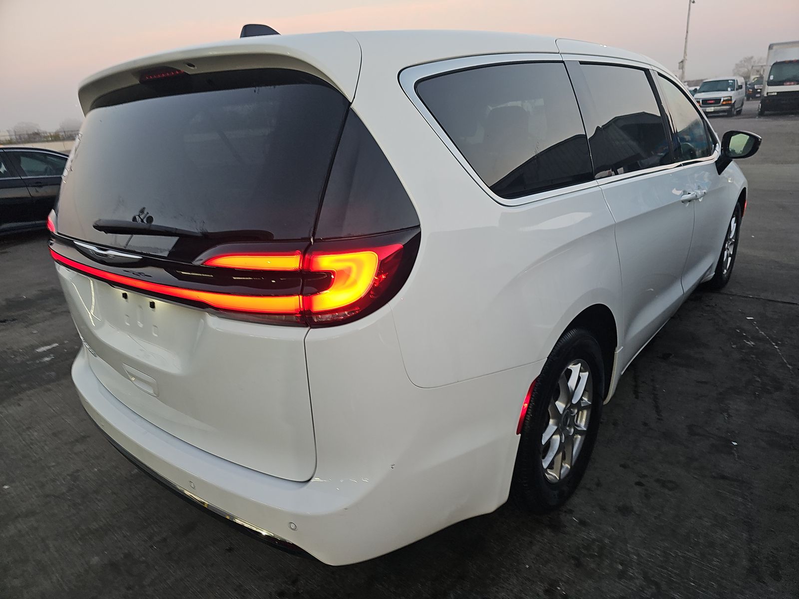 2024 Chrysler Pacifica Touring L FWD