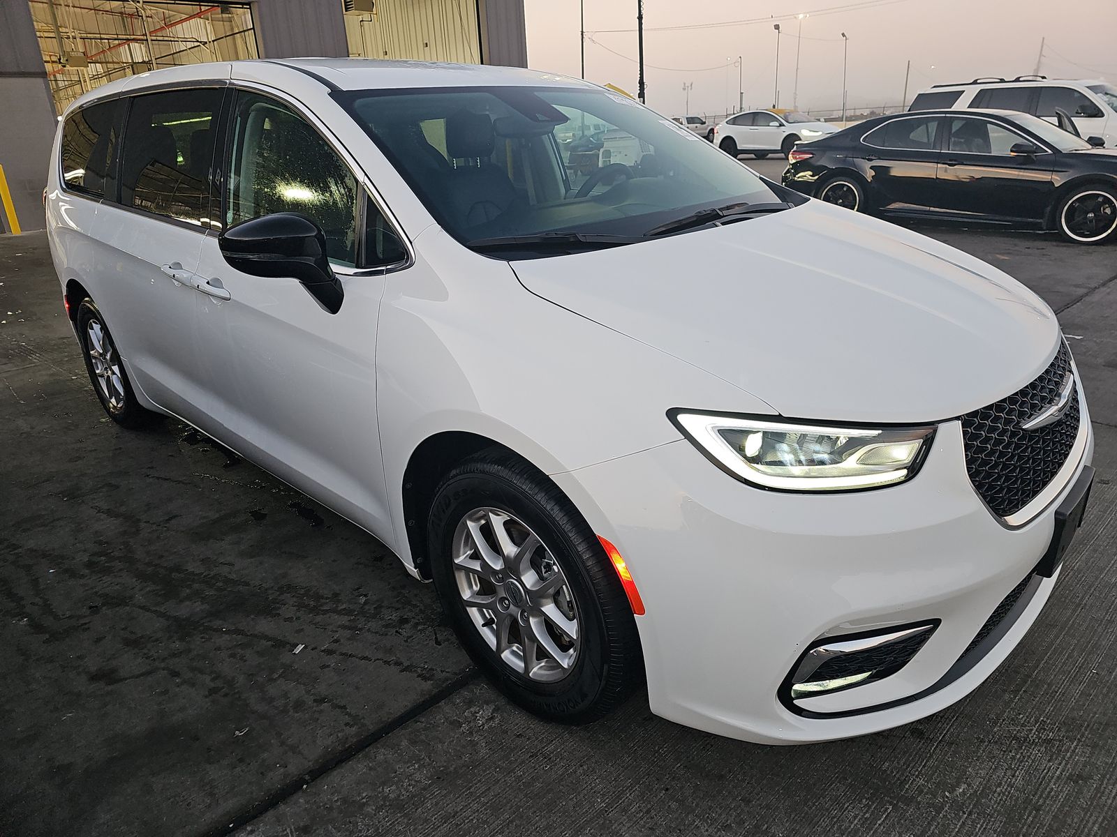 2024 Chrysler Pacifica Touring L FWD