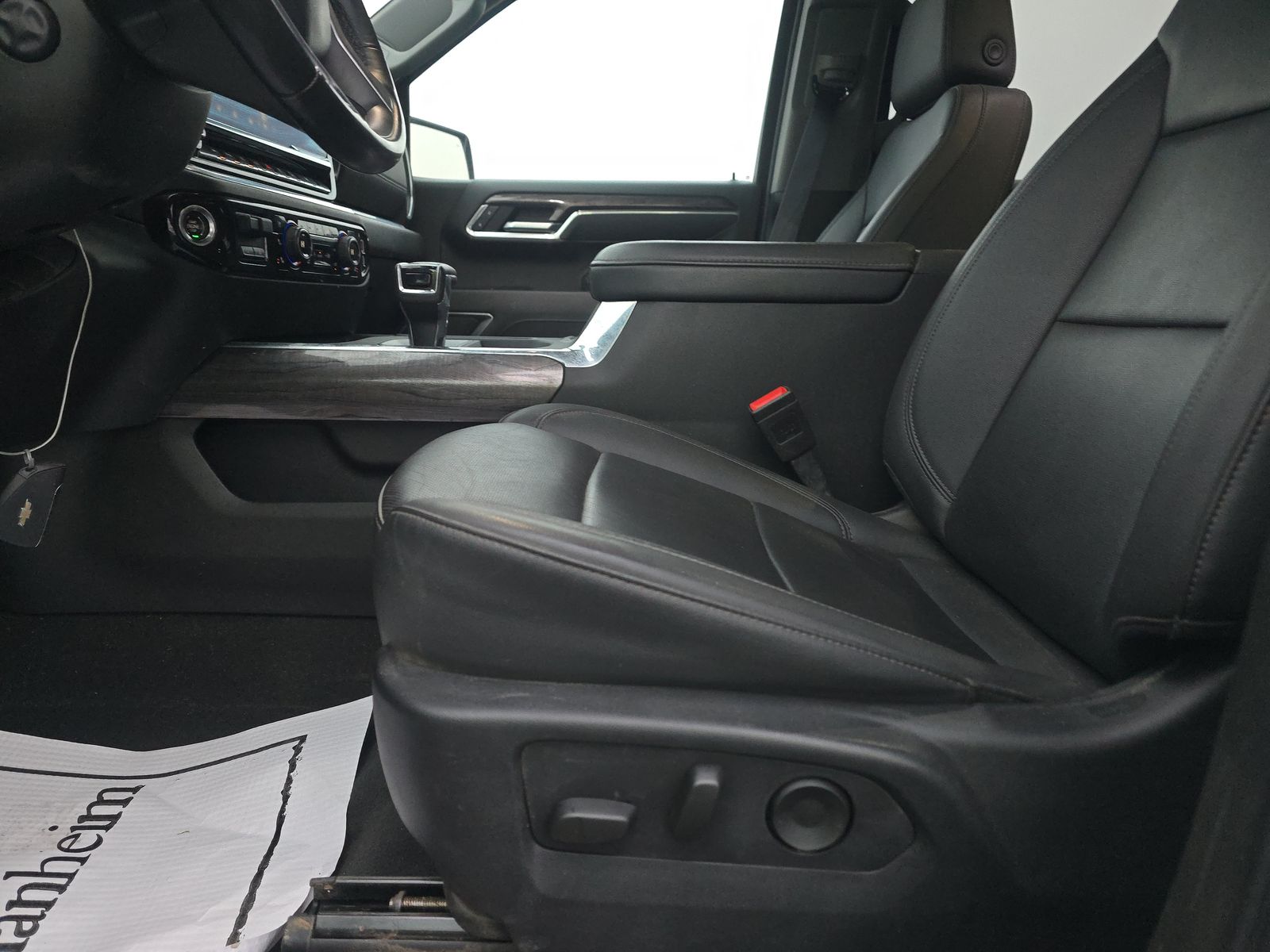 2025 Chevrolet Silverado 1500 LTZ AWD