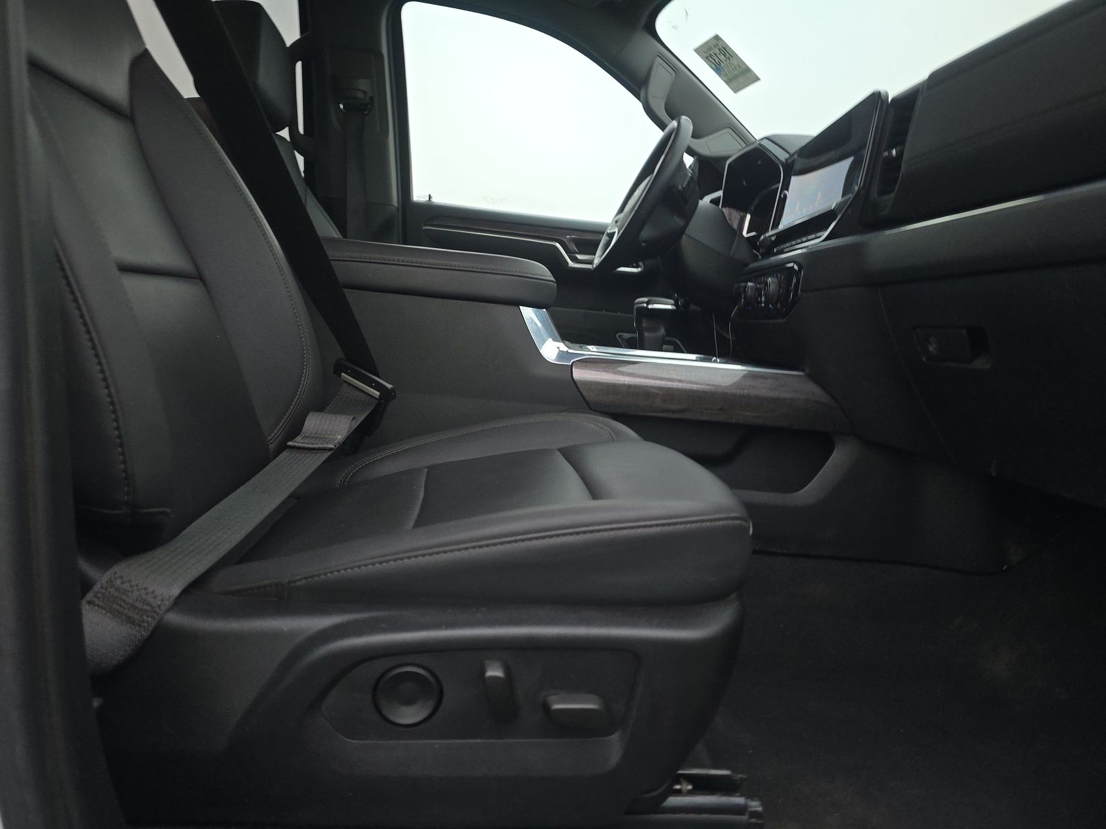 2025 Chevrolet Silverado 1500 LTZ AWD