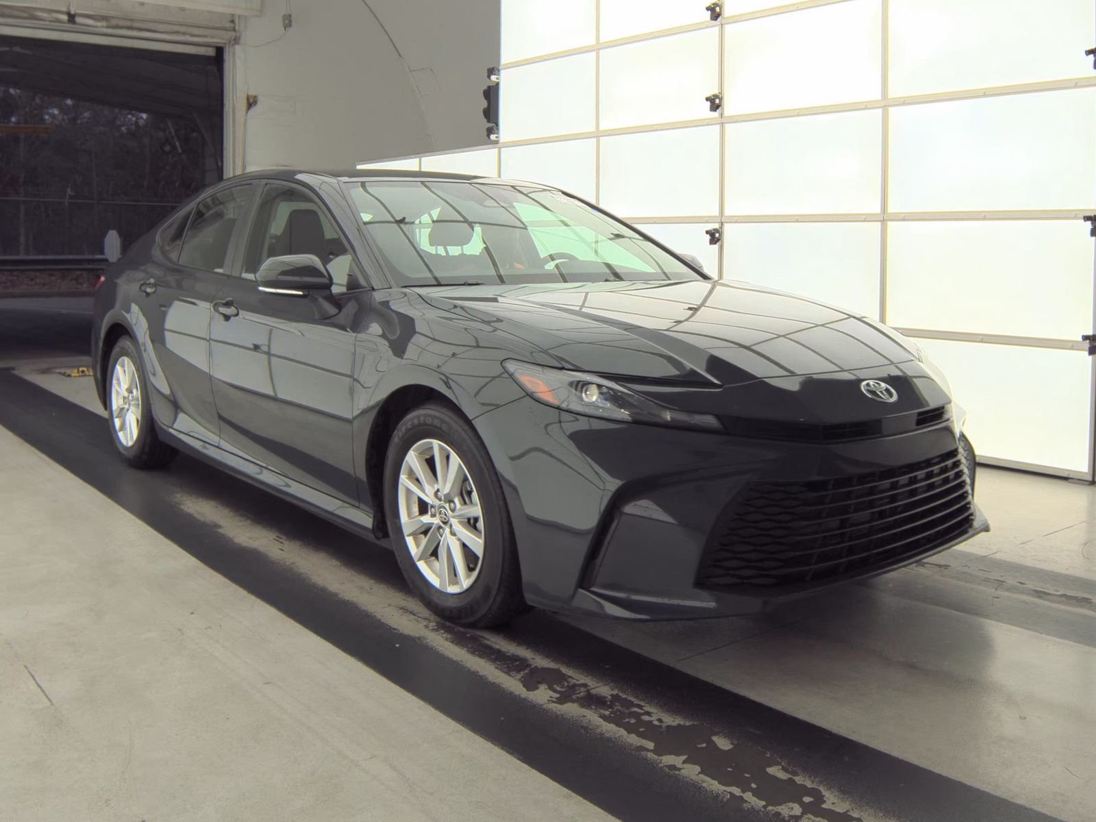 2025 Toyota Camry LE FWD