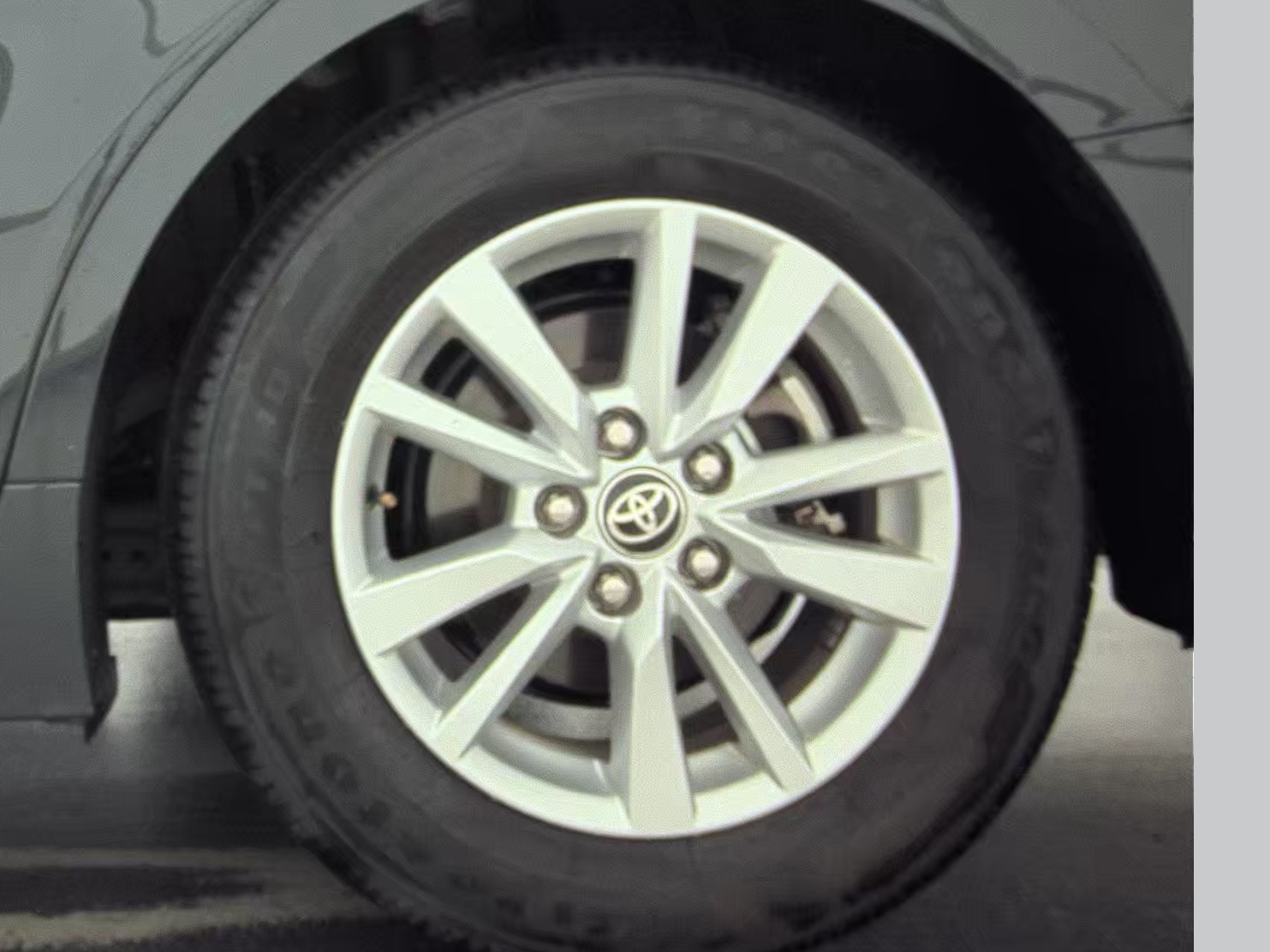 2025 Toyota Camry LE FWD