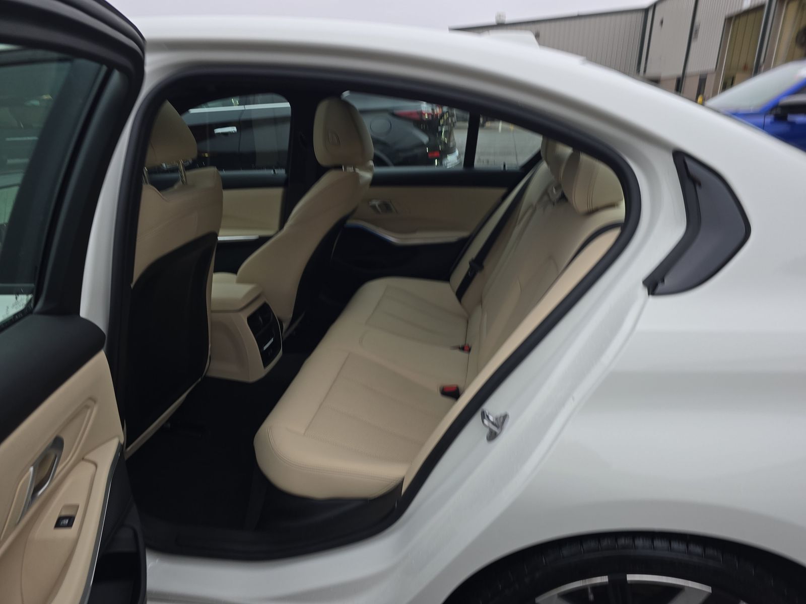 2025 BMW 3 Series 330i RWD