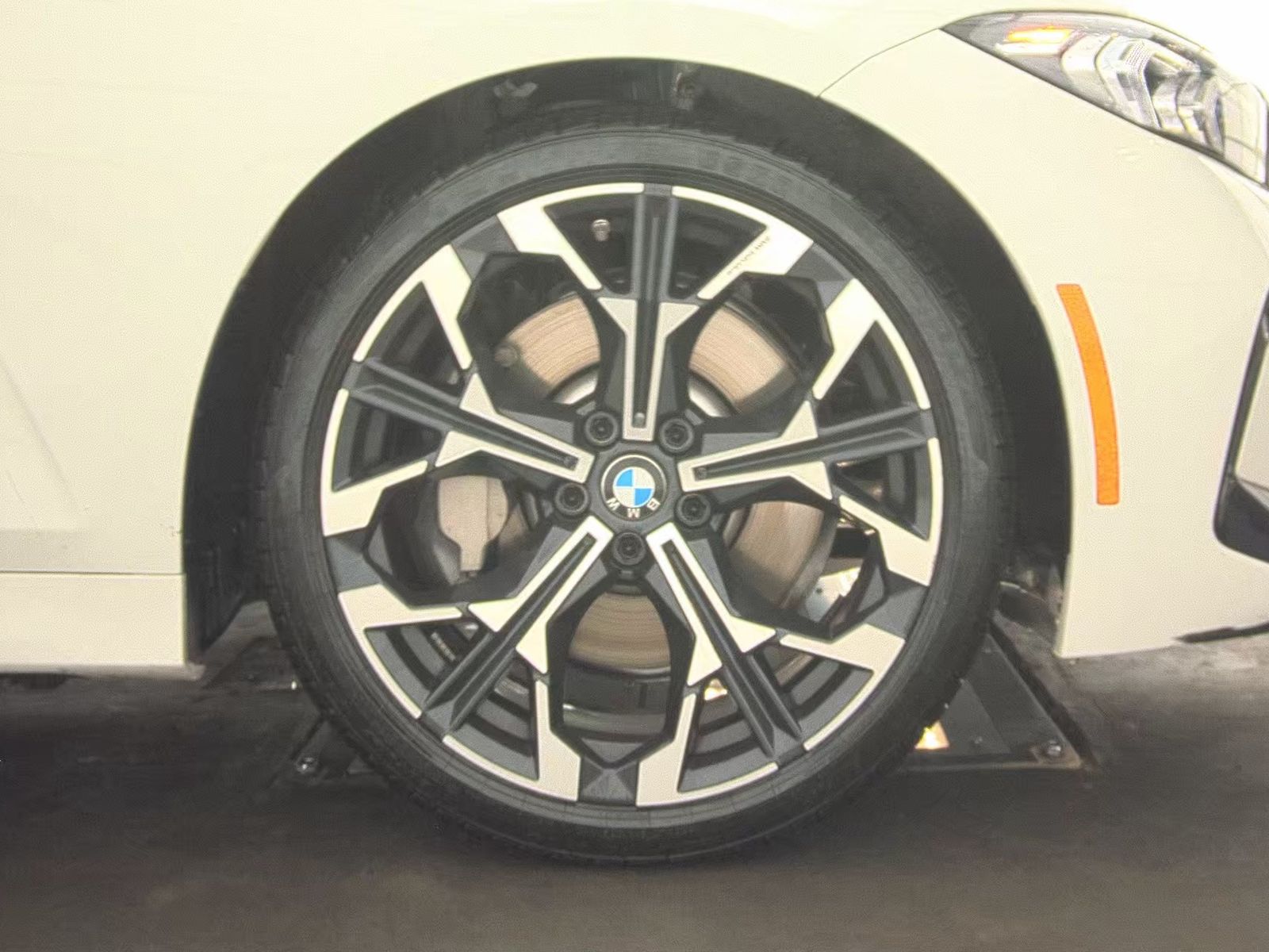 2025 BMW 3 Series 330i RWD