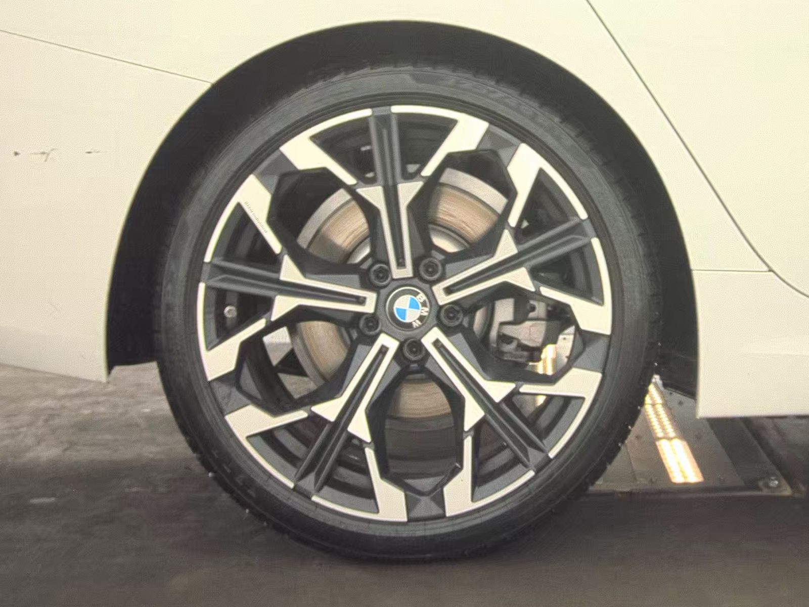 2025 BMW 3 Series 330i RWD