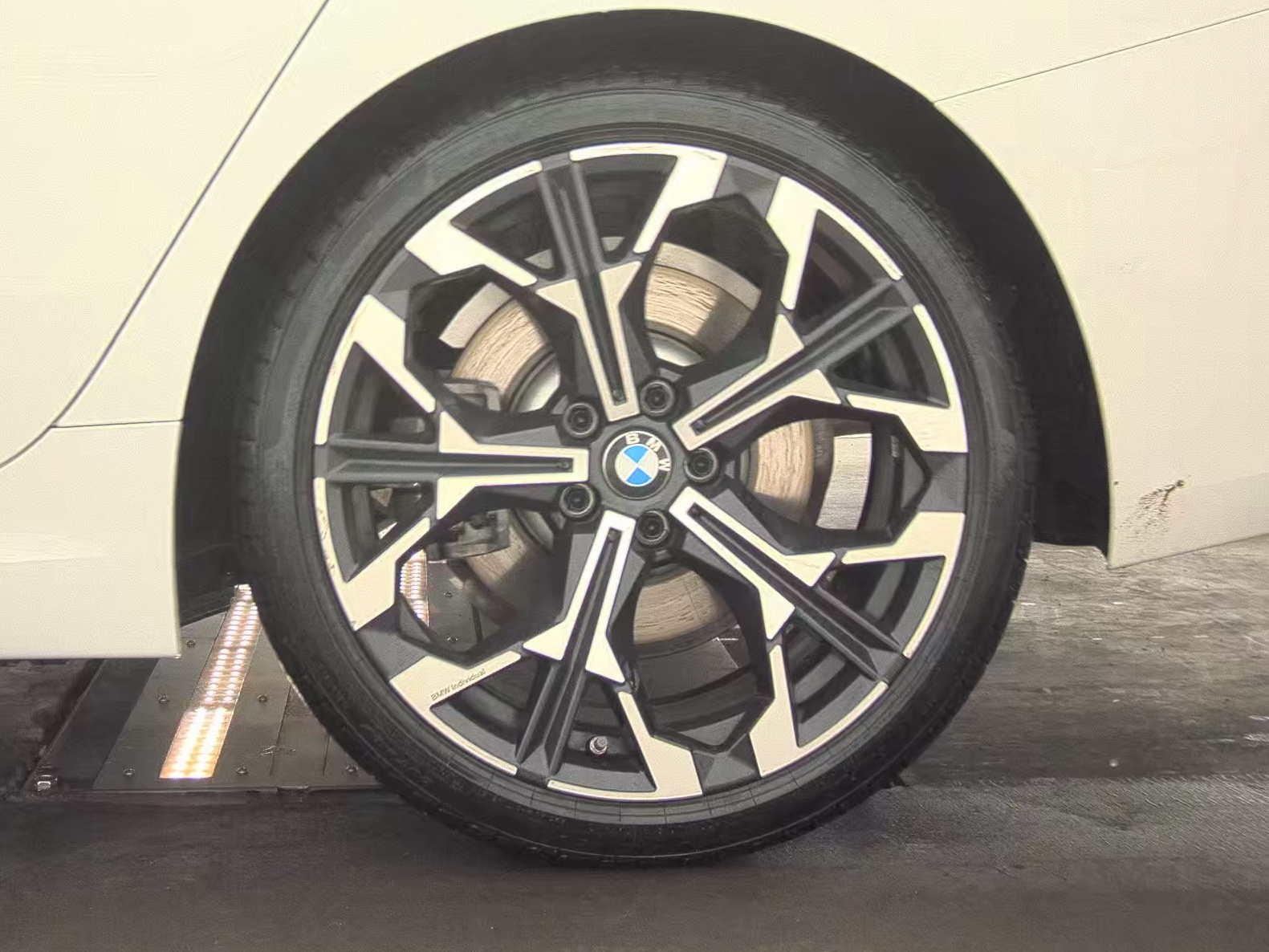 2025 BMW 3 Series 330i RWD