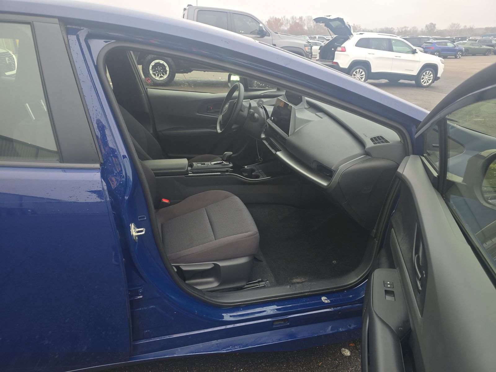 2025 Toyota Prius LE FWD