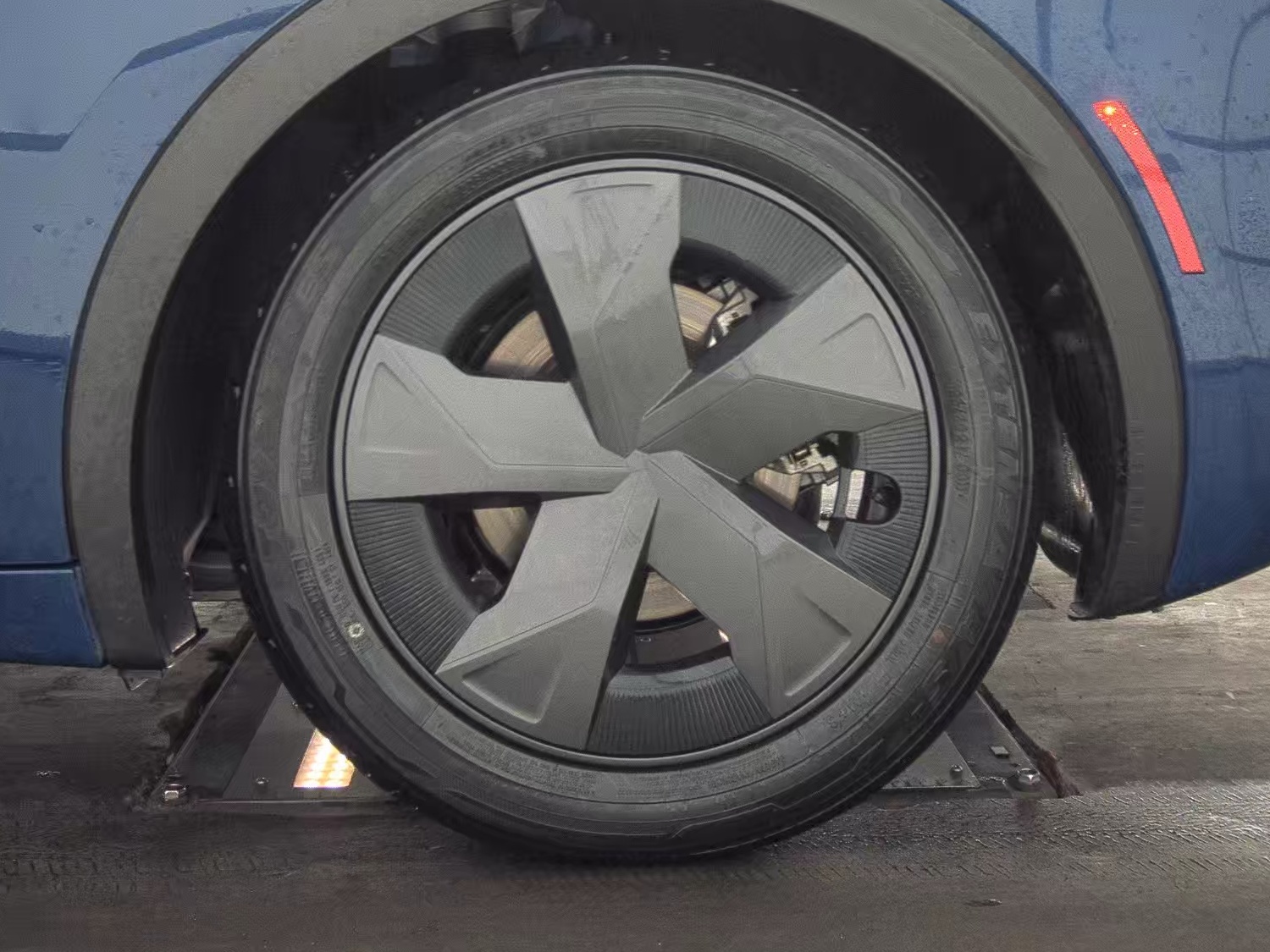 2025 Toyota Prius LE FWD