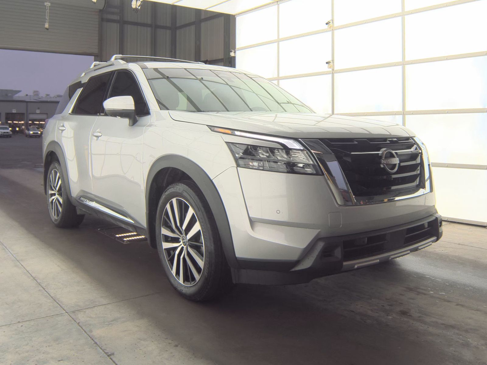 2024 Nissan Pathfinder Platinum AWD