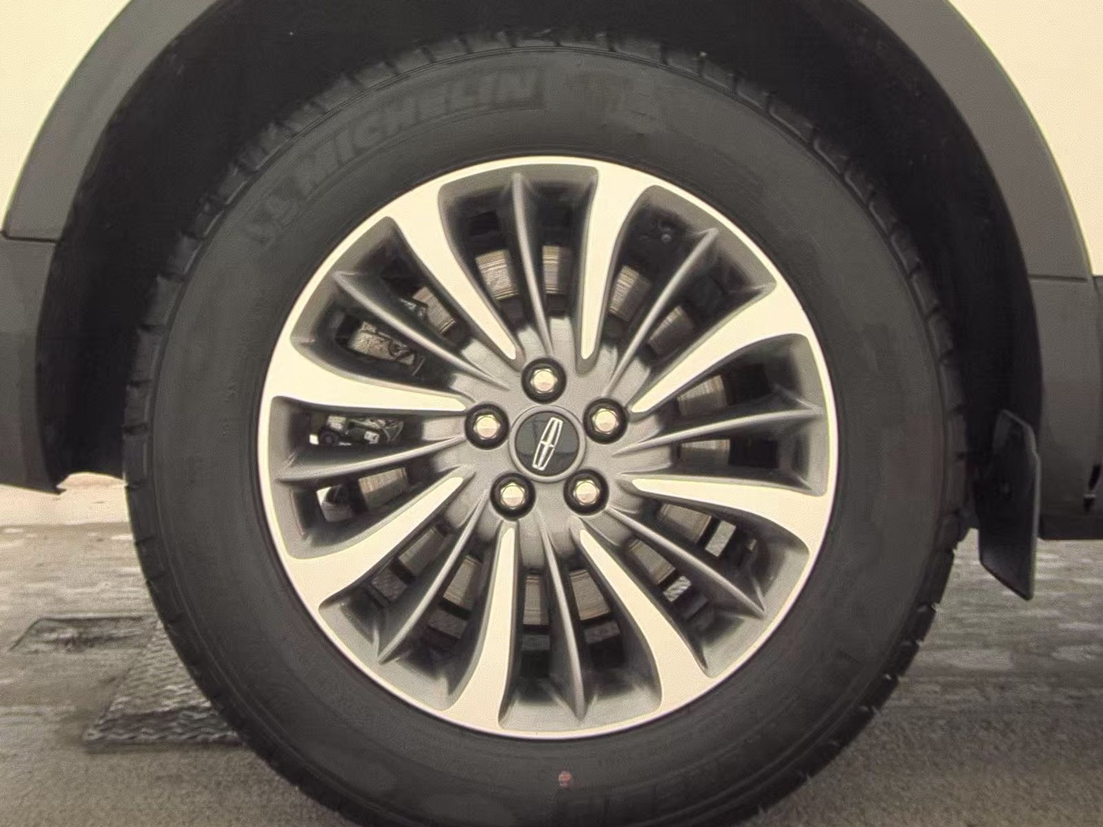 2023 Lincoln Nautilus Standard AWD