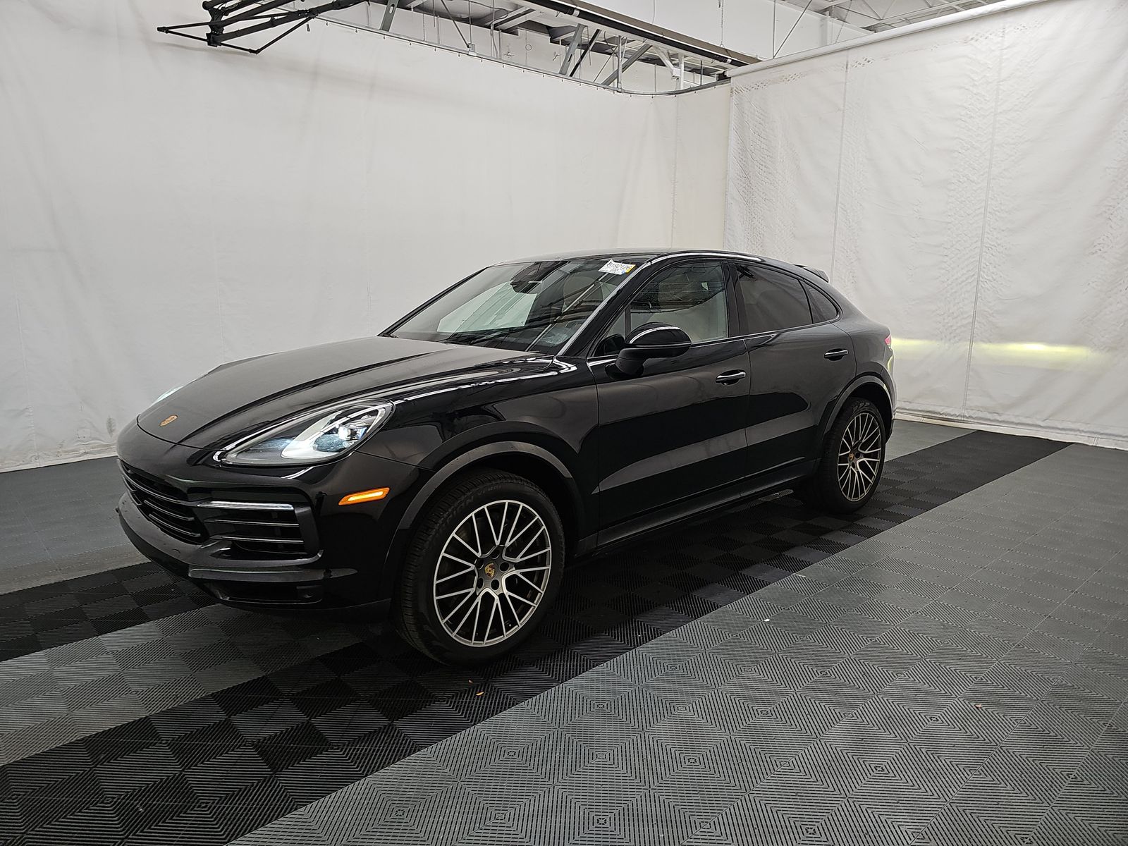 2023 Porsche Cayenne Platinum Edition AWD
