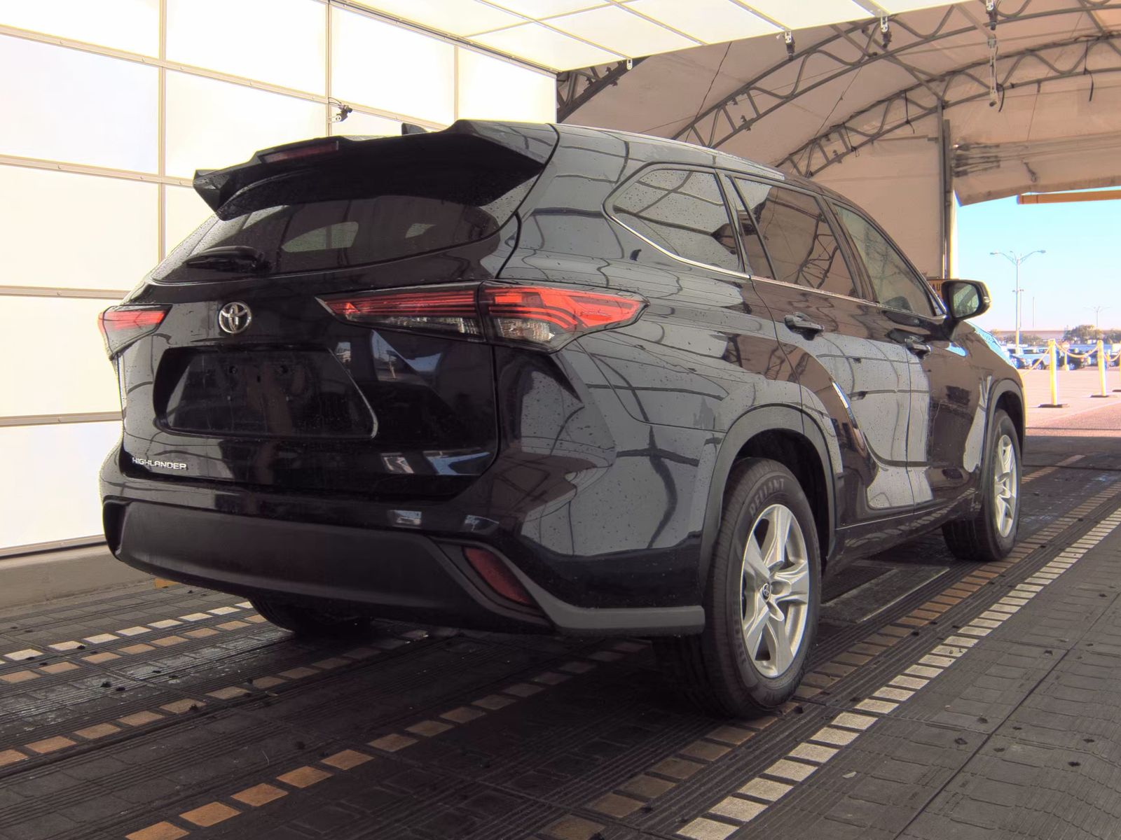 2021 Toyota Highlander L FWD