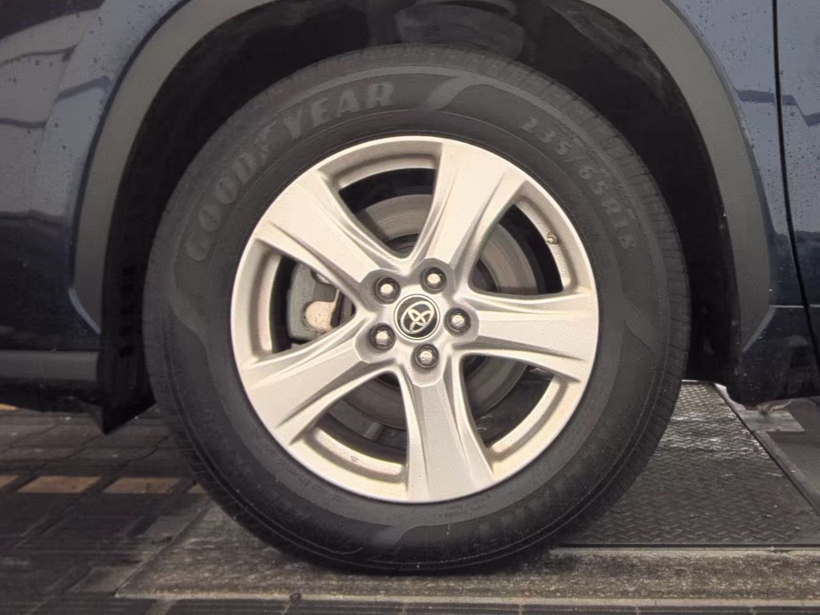 2021 Toyota Highlander L FWD