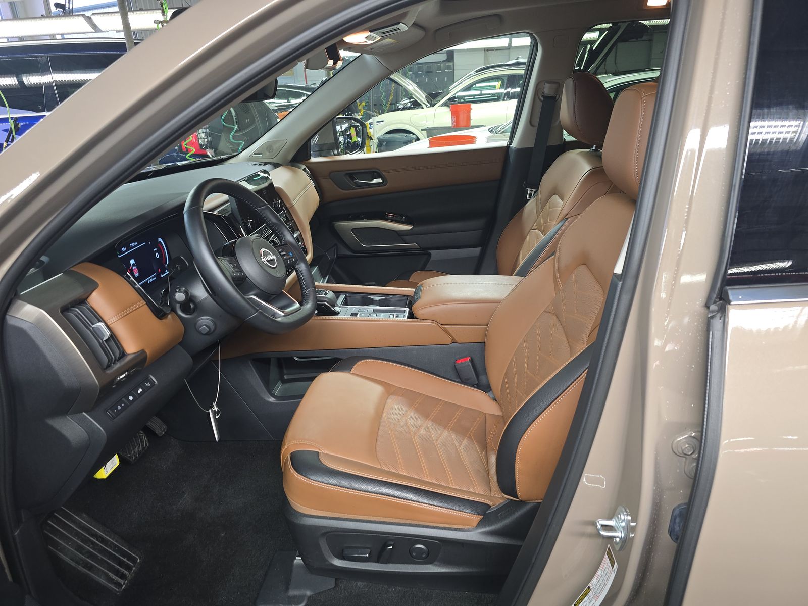 2024 Nissan Pathfinder Platinum FWD