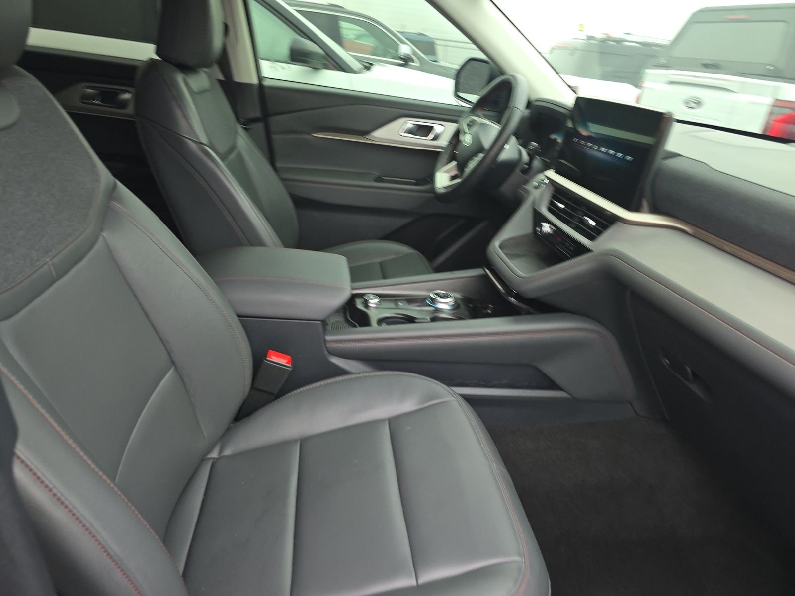 2025 Ford Explorer Active RWD