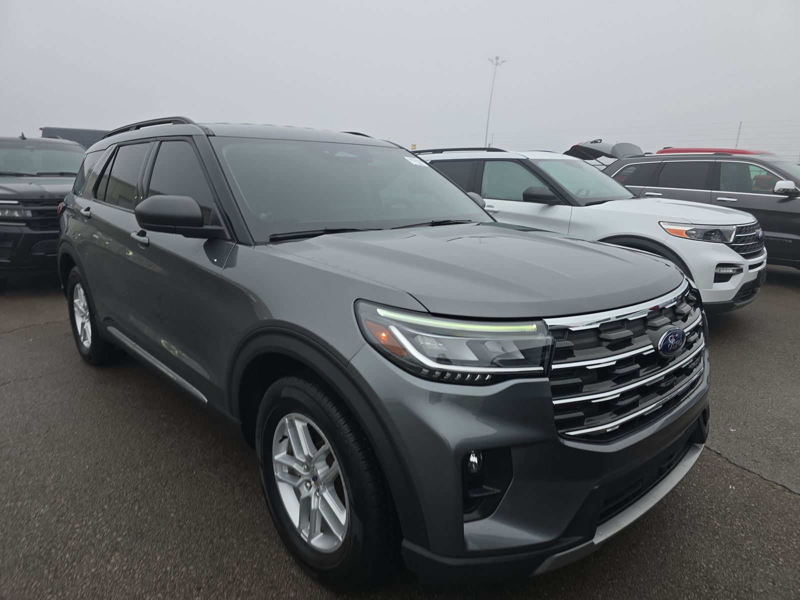 2025 Ford Explorer Active RWD