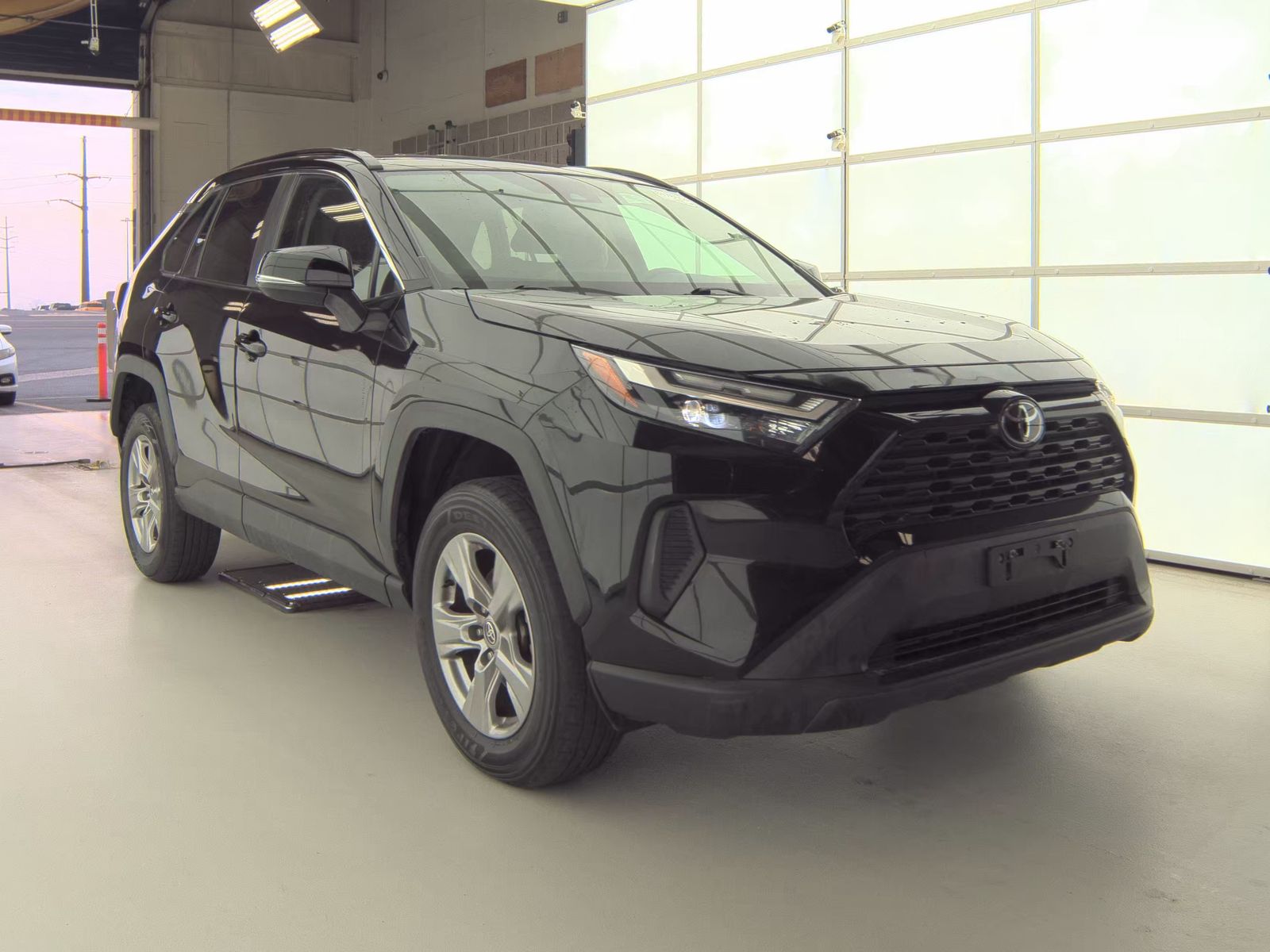 2023 Toyota RAV4 XLE FWD