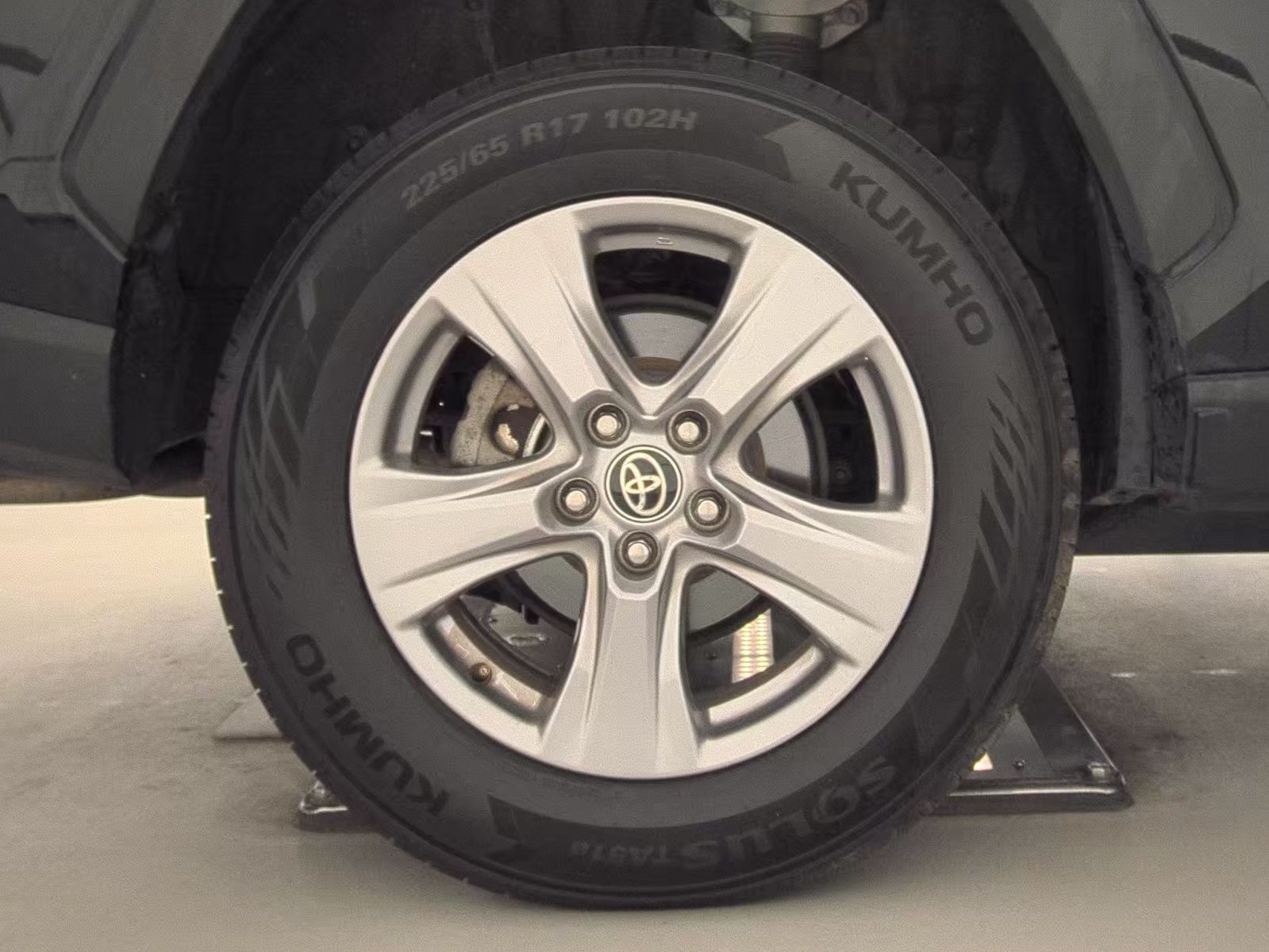 2023 Toyota RAV4 XLE FWD