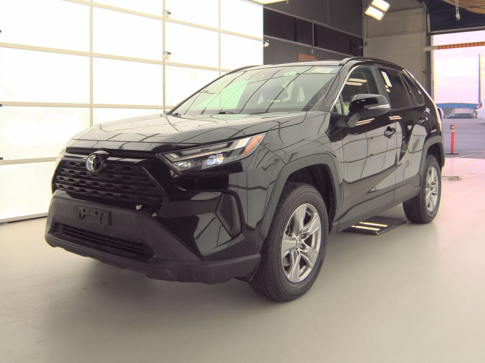 2023 Toyota RAV4 XLE FWD