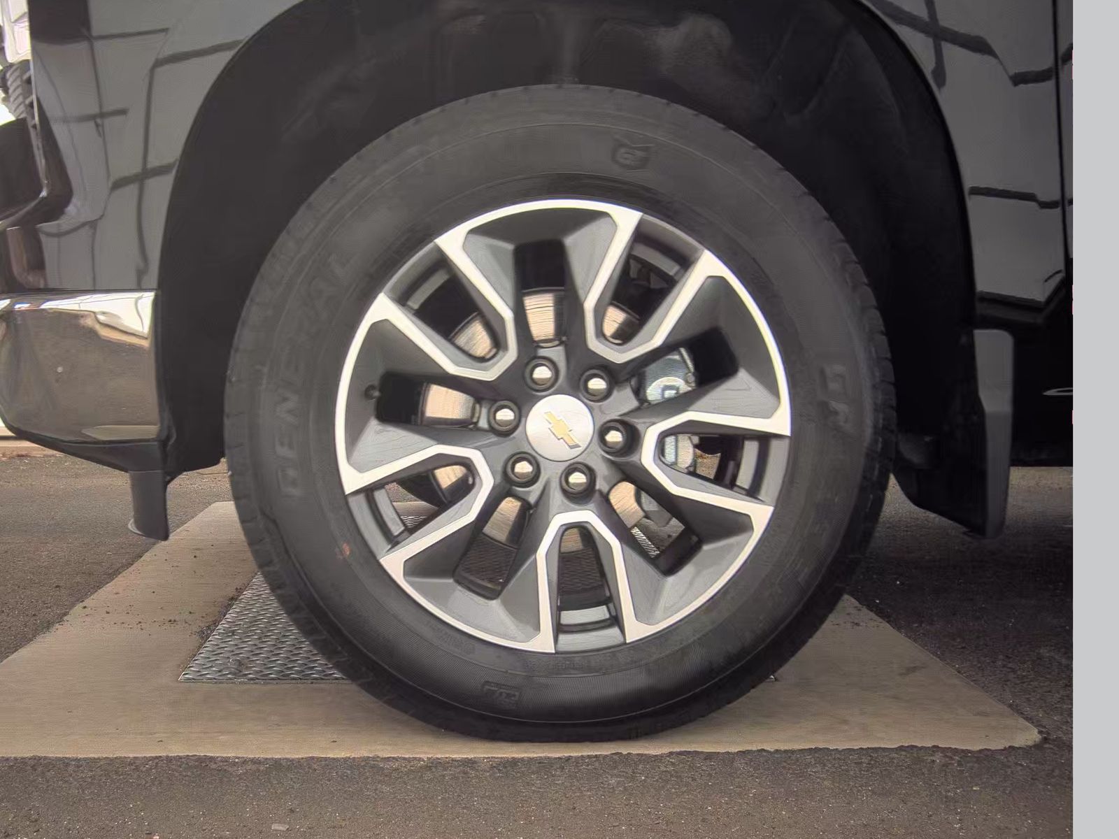 2023 Chevrolet Silverado 1500 LT AWD