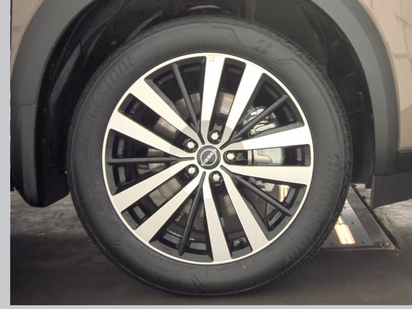 2024 Nissan Pathfinder Platinum FWD