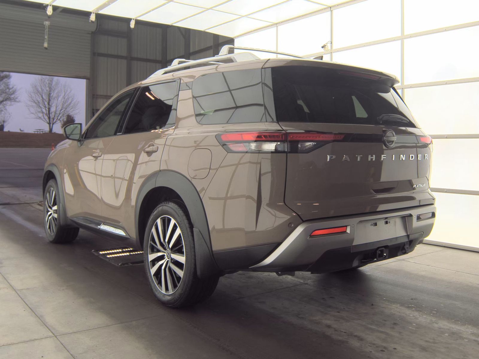 2024 Nissan Pathfinder Platinum FWD