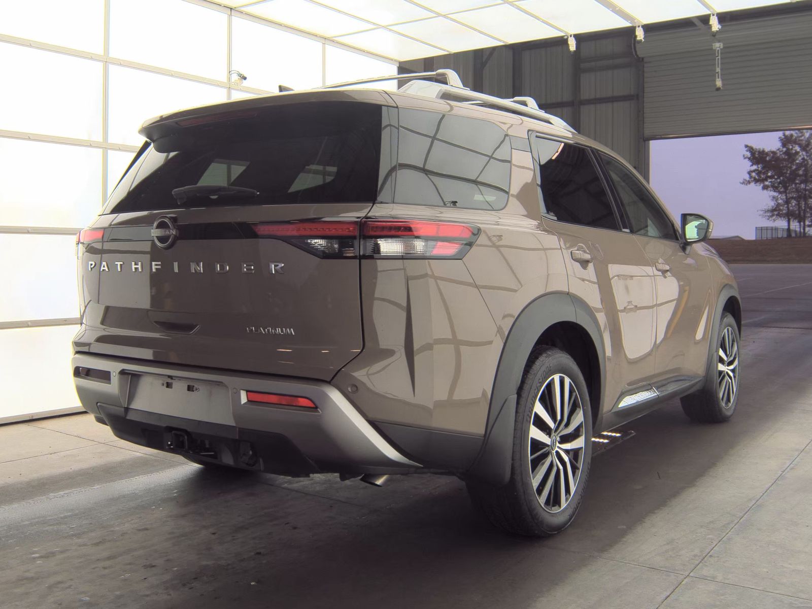 2024 Nissan Pathfinder Platinum FWD
