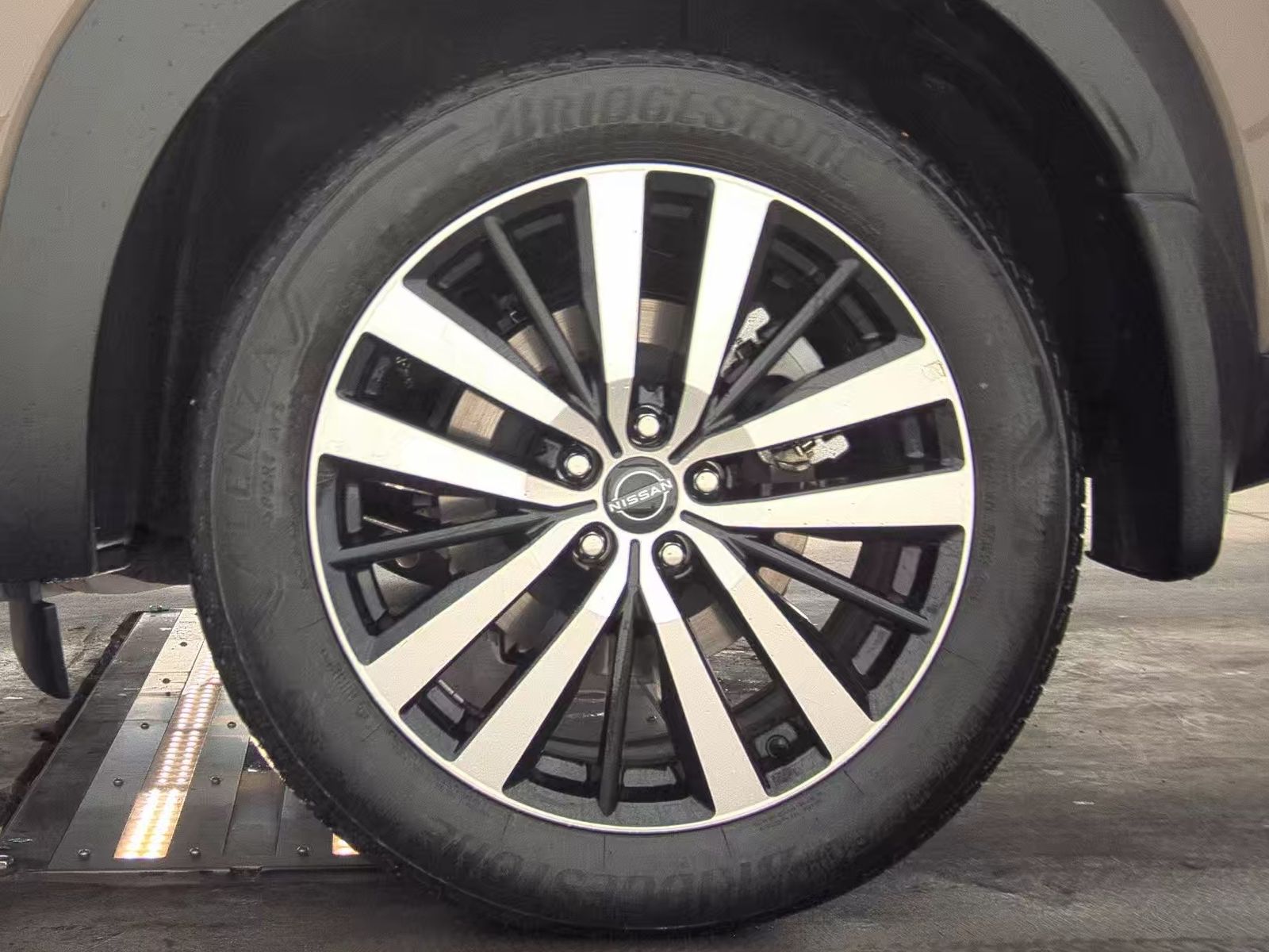 2024 Nissan Pathfinder Platinum FWD