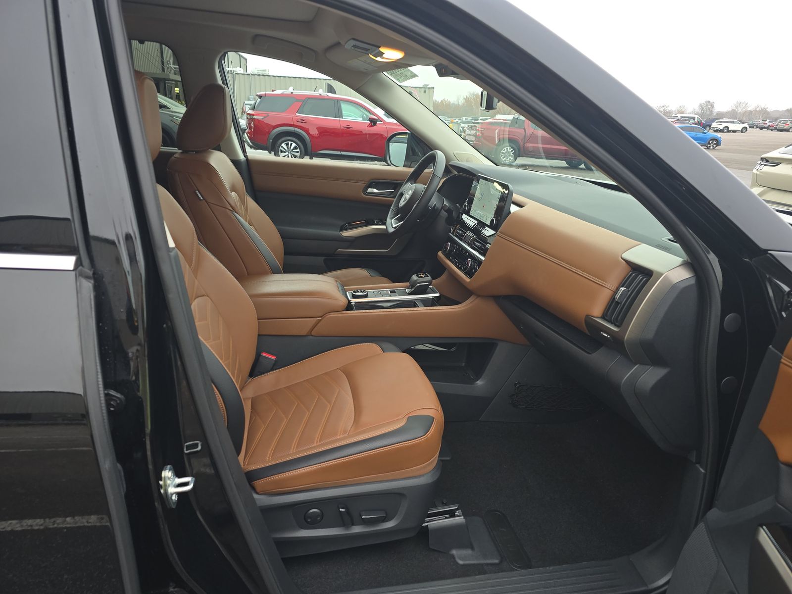 2024 Nissan Pathfinder Platinum AWD