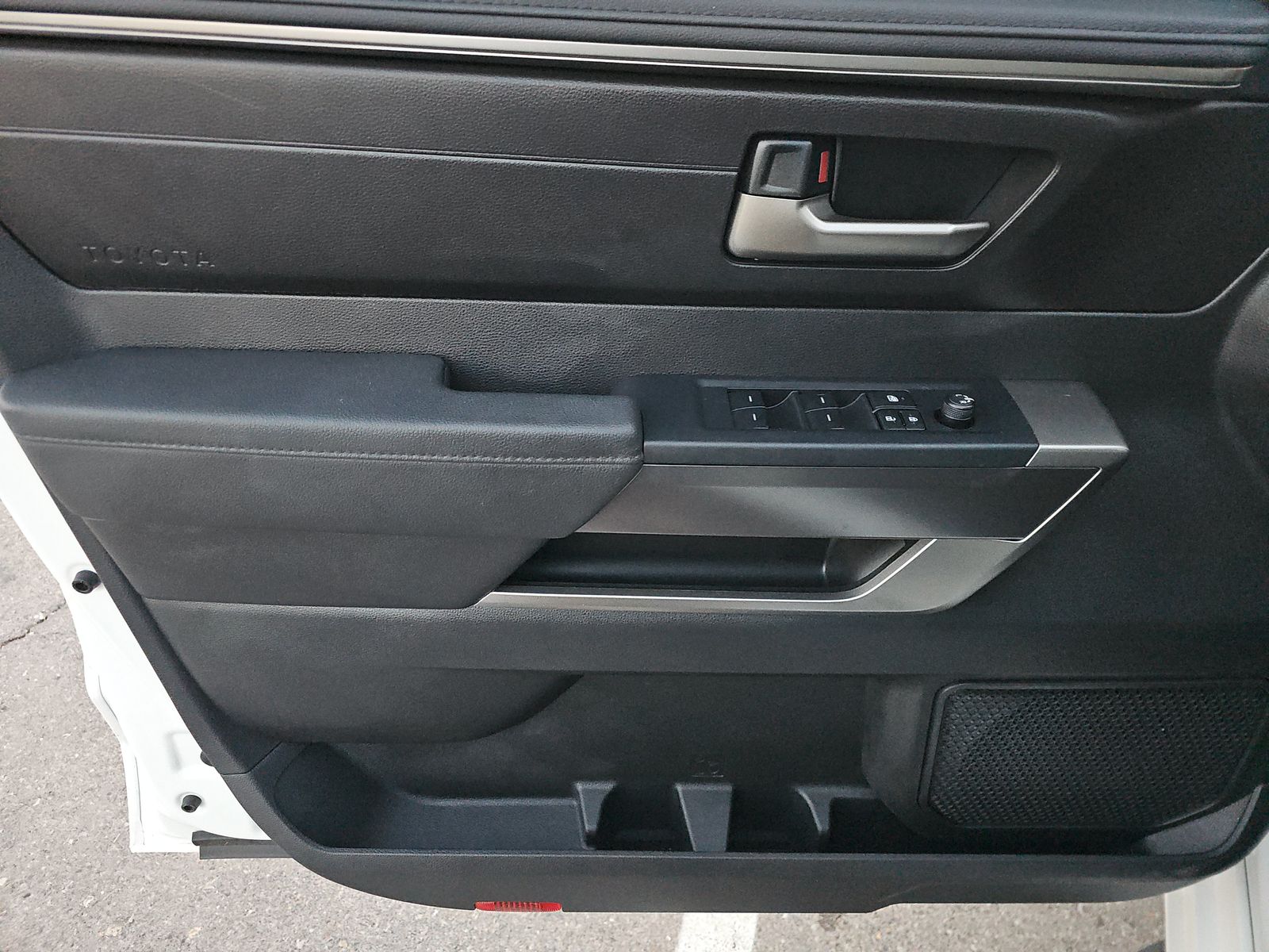 2025 Toyota Tundra SR5 AWD