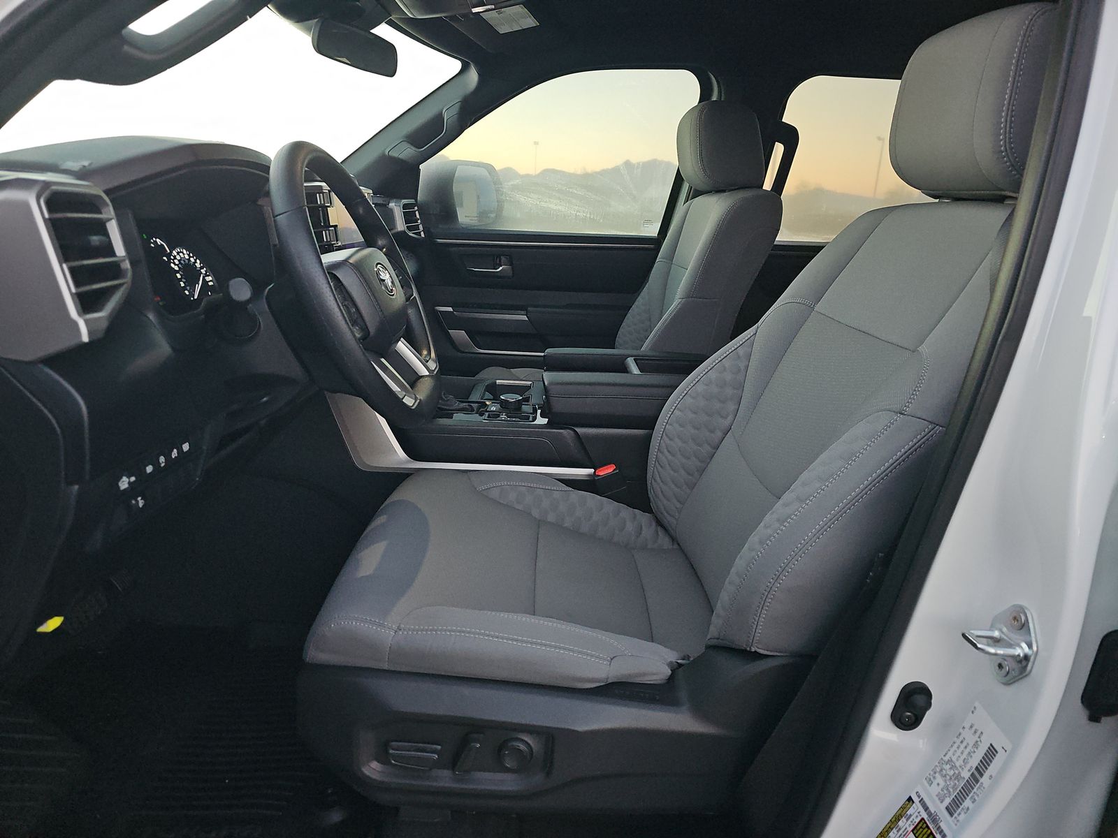 2025 Toyota Tundra SR5 AWD