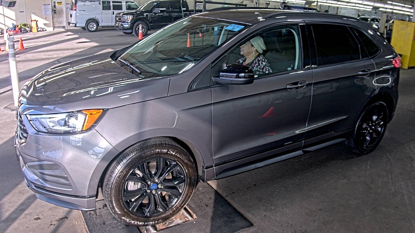 2022 Ford Edge SE AWD