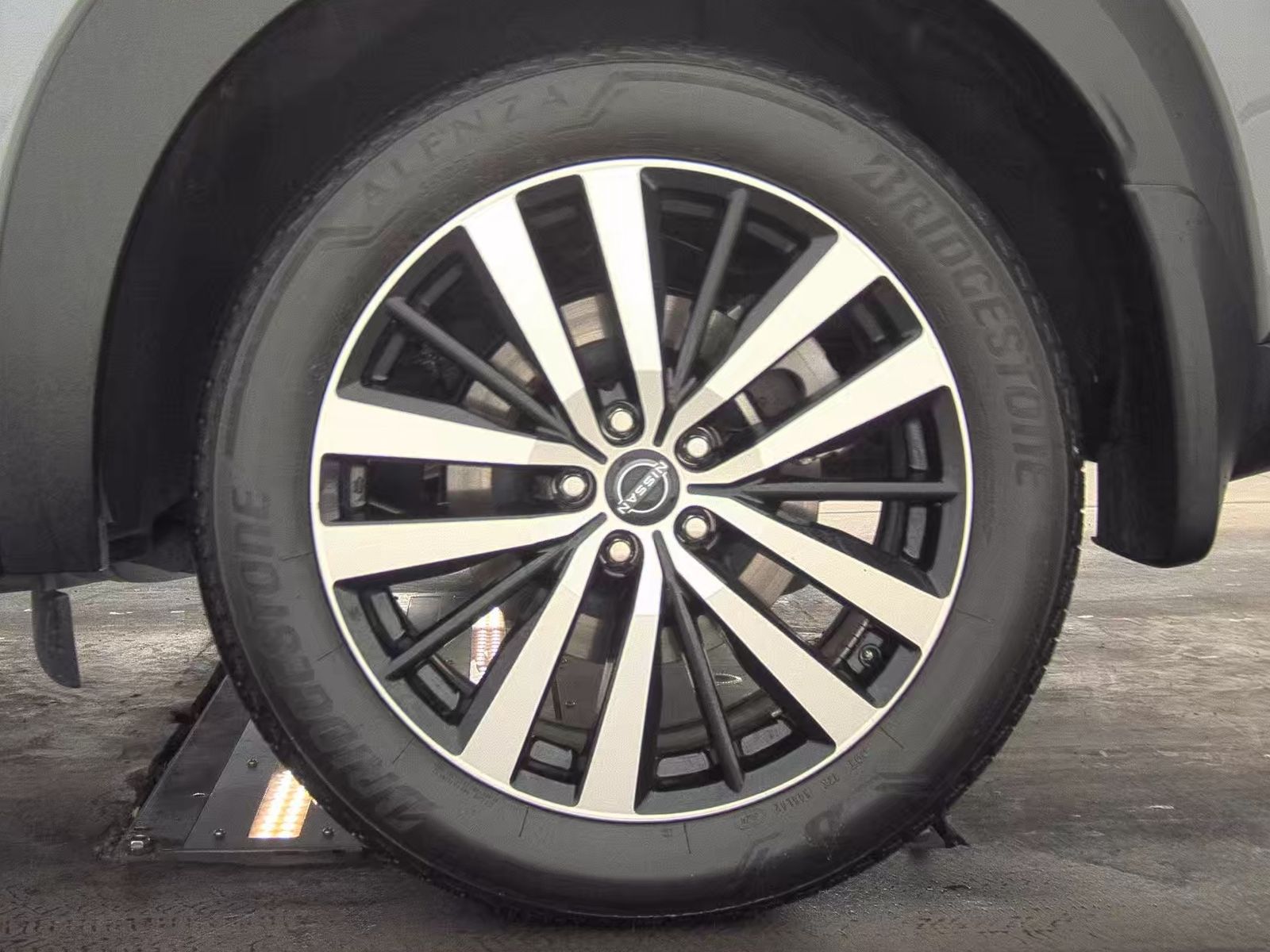 2024 Nissan Pathfinder Platinum AWD