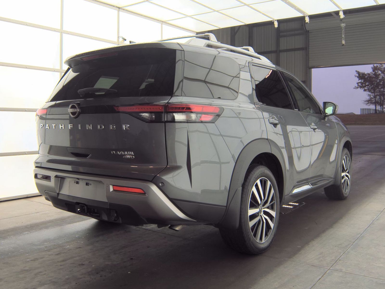 2024 Nissan Pathfinder Platinum AWD