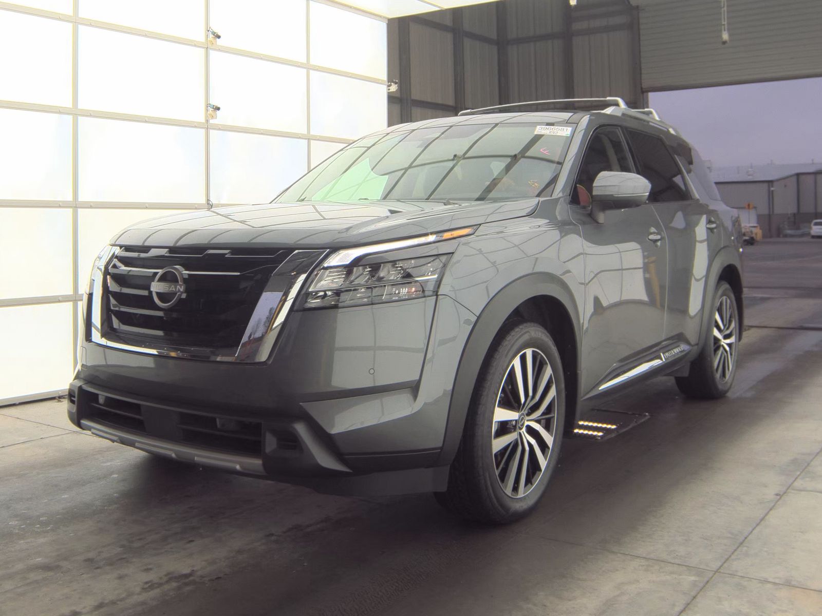 2024 Nissan Pathfinder Platinum AWD