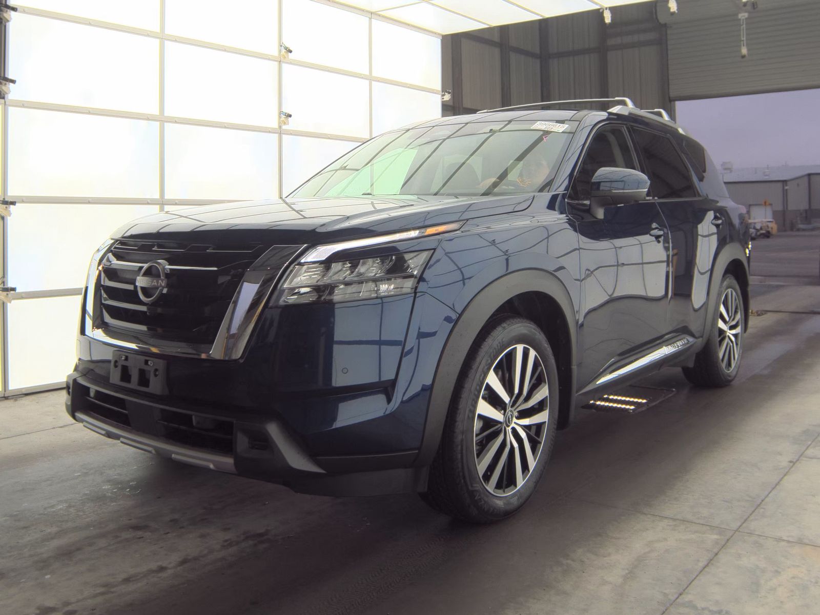 2024 Nissan Pathfinder Platinum AWD