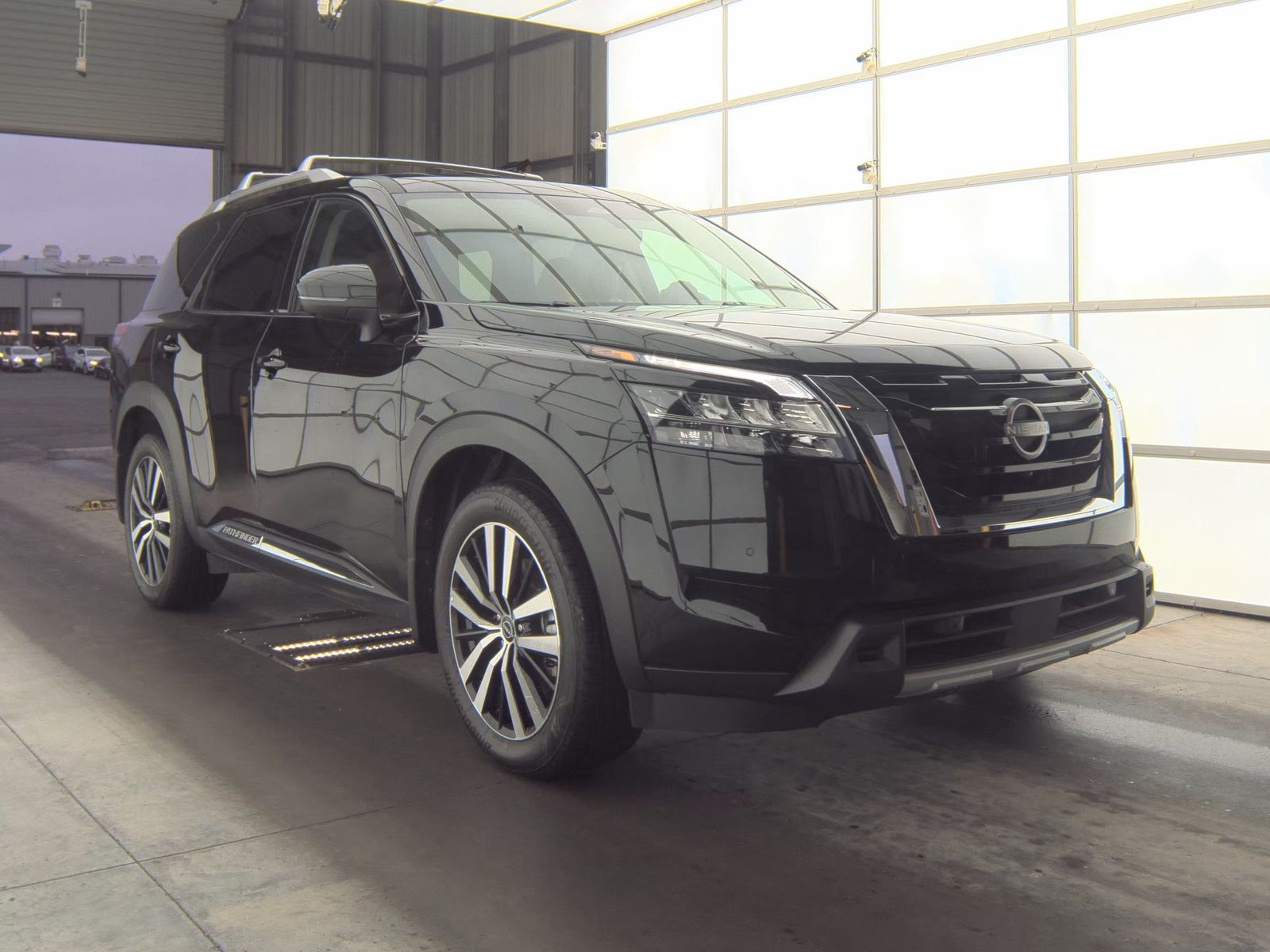 2024 Nissan Pathfinder Platinum AWD