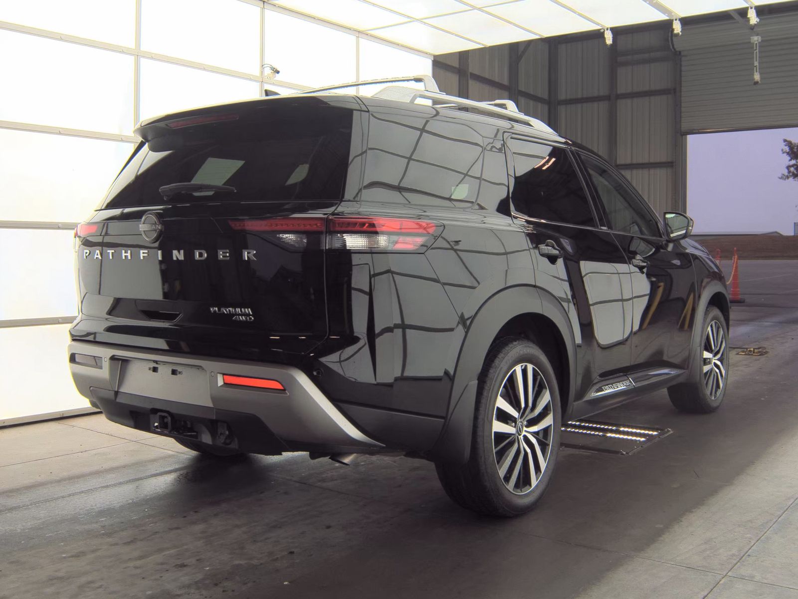 2024 Nissan Pathfinder Platinum AWD